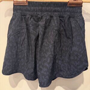 Lululemon Women's Track That MR Short 5" Lined Black. LW7AVFS. Size 8